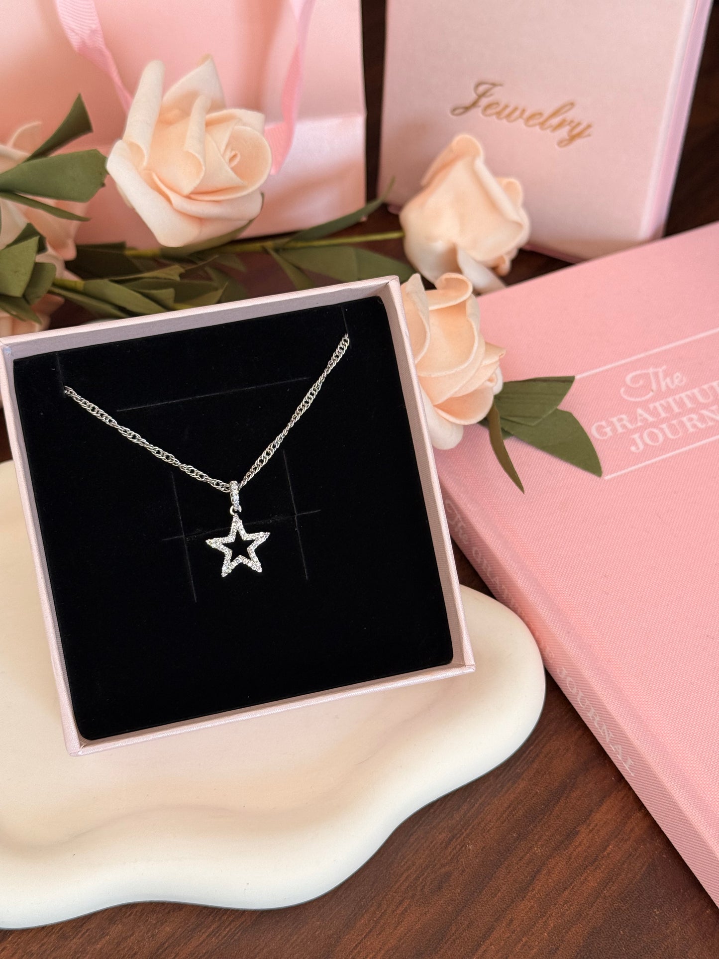 LUM STAR NECKLACE 🎀